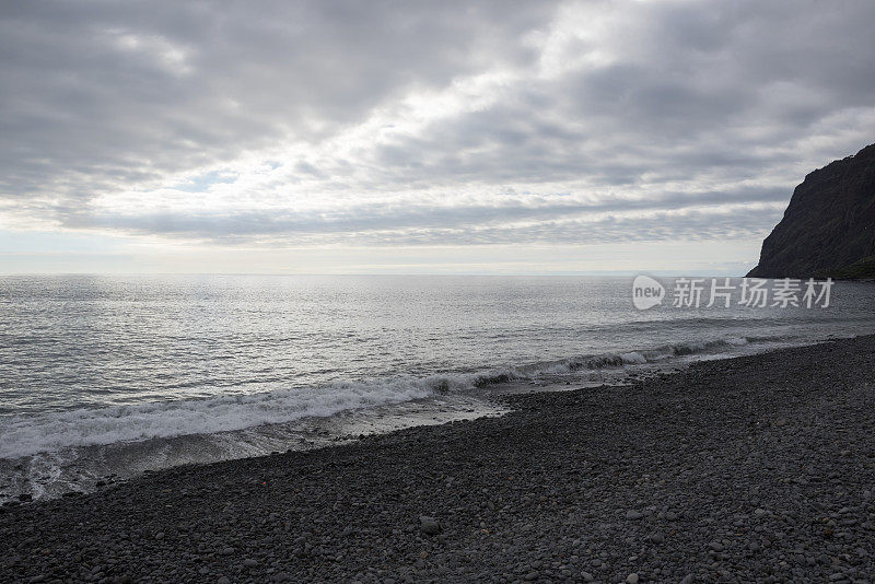 海滩在Camara de Lobos，葡萄牙马德拉